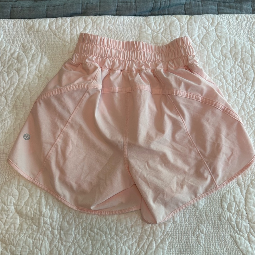 Lululemon 4 inch hottie hots strawberry milkshake size 2